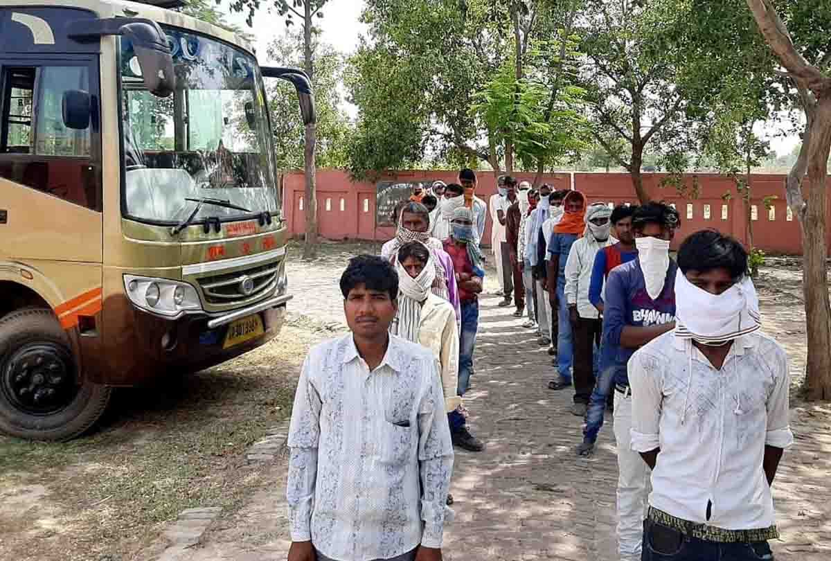 hardoi : labors move to Haryana for employment amid return home