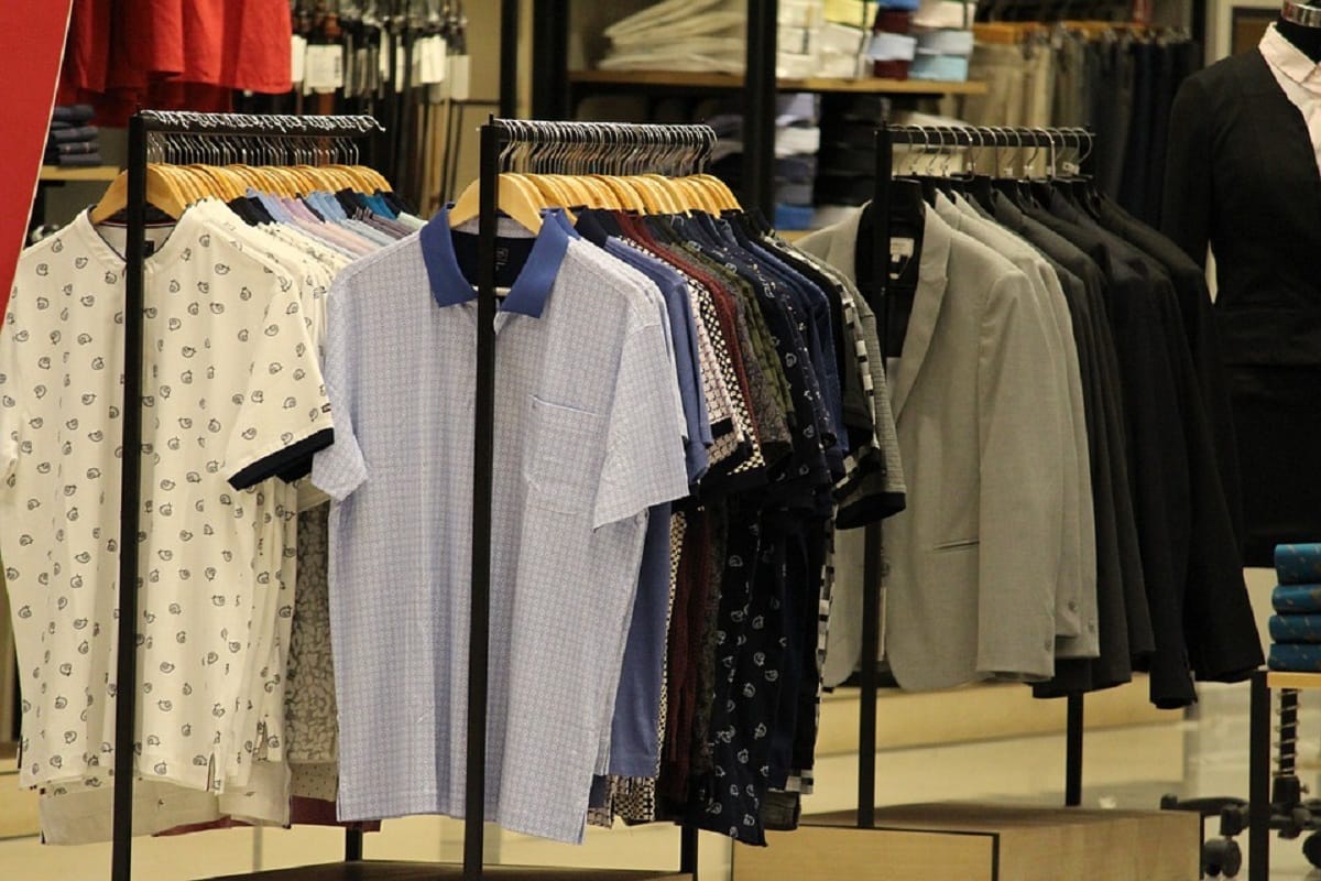 attention men never do these mistakes while wearing polo tshirt