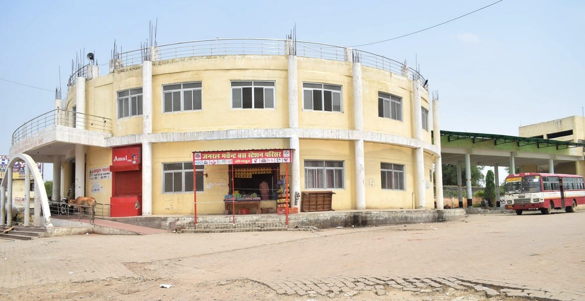 Eight buses will run to Azamgarh and Gorakhpur, ten buses to Banaras