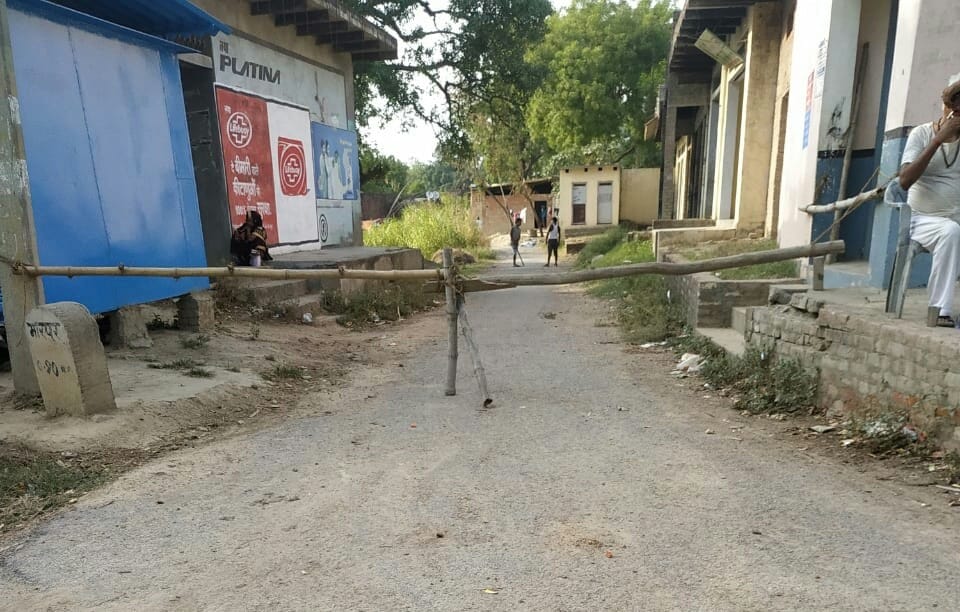 Scolded by lying officers, reinstated the barrier