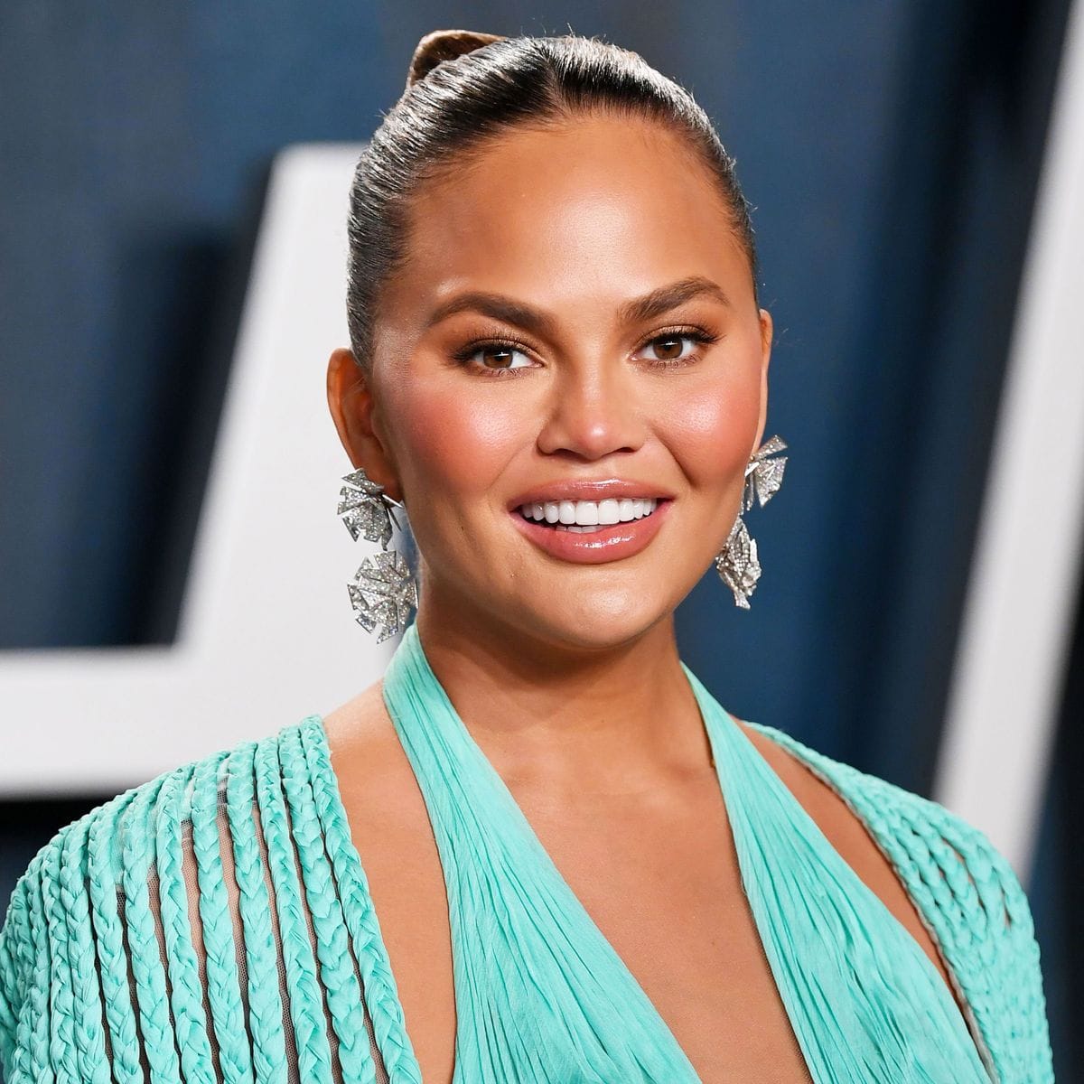 Model Chrissy Teigen donating 200000 USD to bail For people protesting George Floyd death