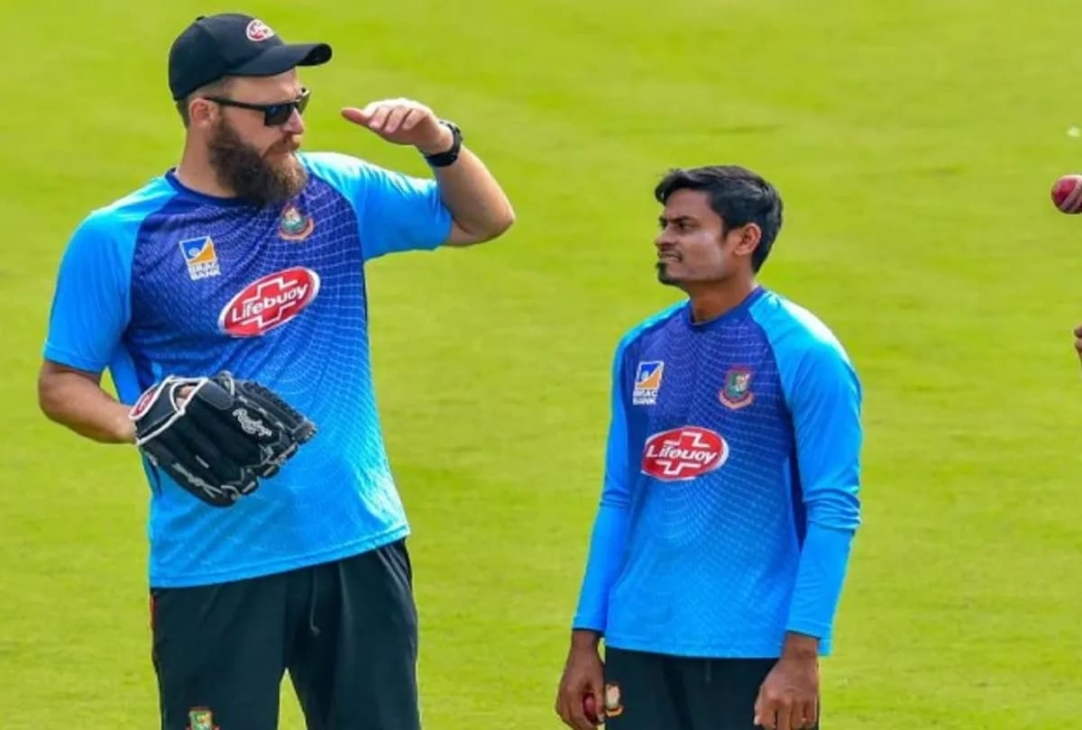 Bangladesh cricket coach Daniel Vettori asks BCB to donate part of his salary to low income staffers