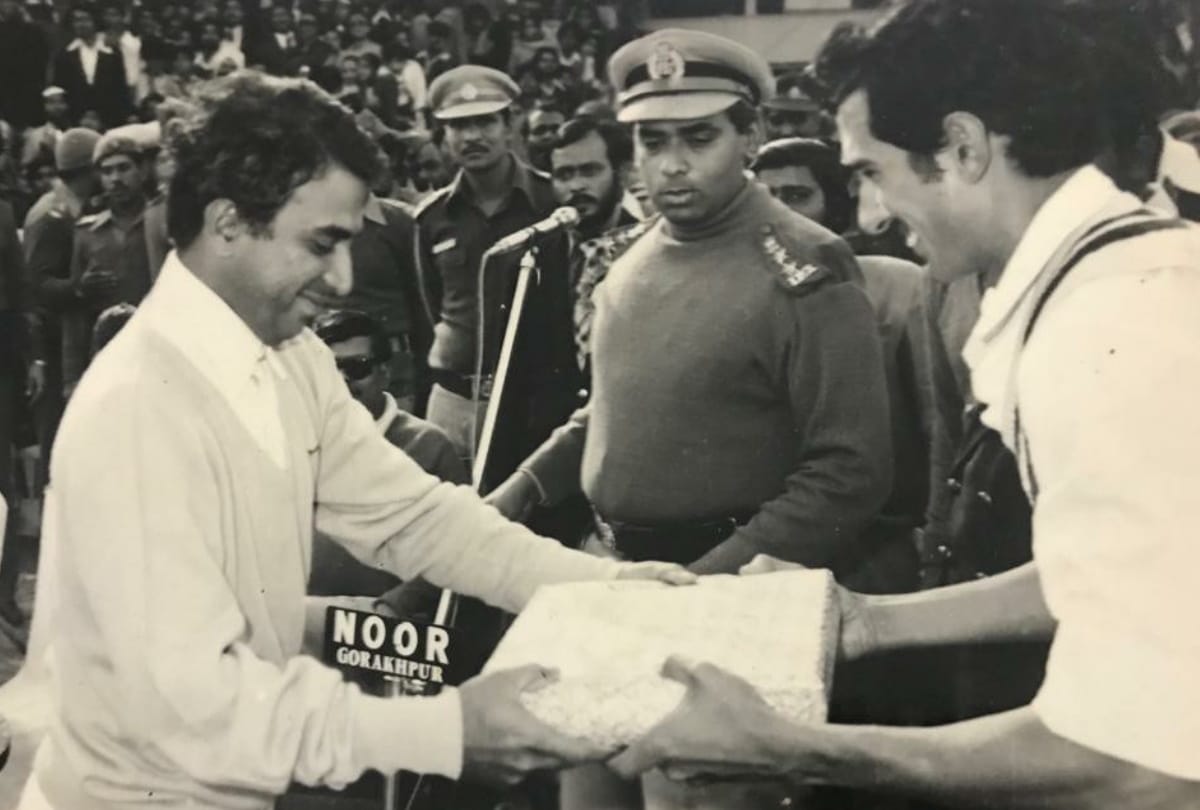 former cricketer sunil gavaskar out three times in Gorakhpur 1982