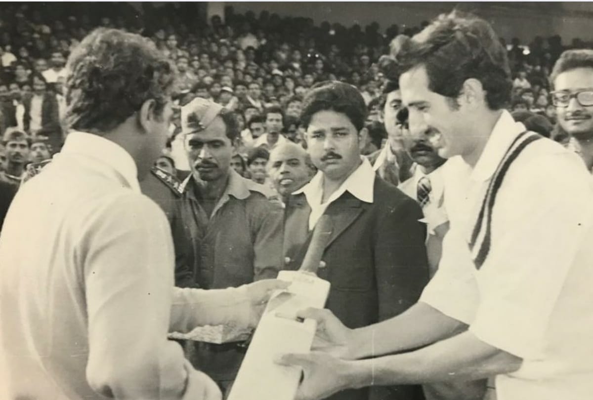 former cricketer sunil gavaskar out three times in Gorakhpur 1982