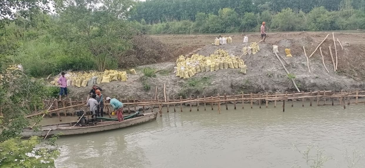 Efforts to stop leakage in Rajbeh