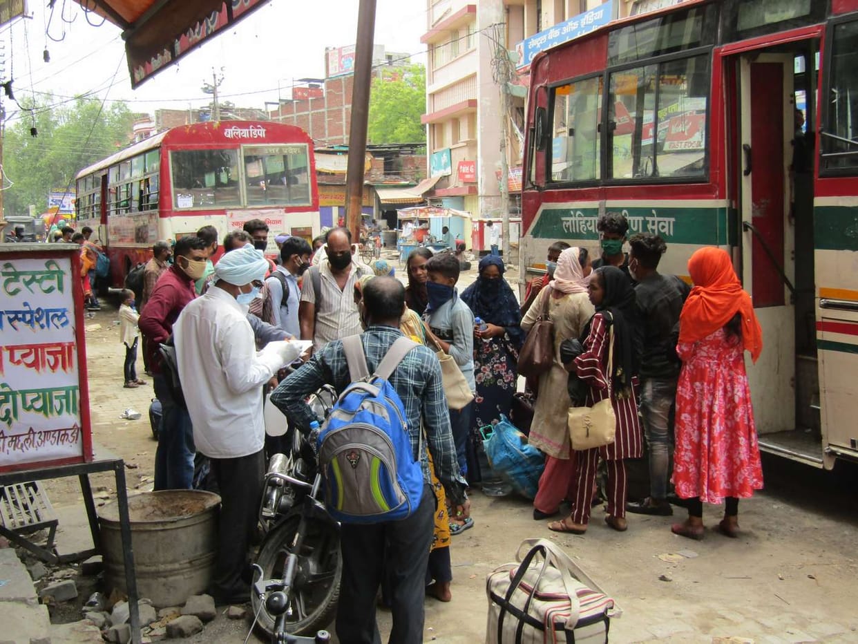 810 workers from three trains and 27 buses