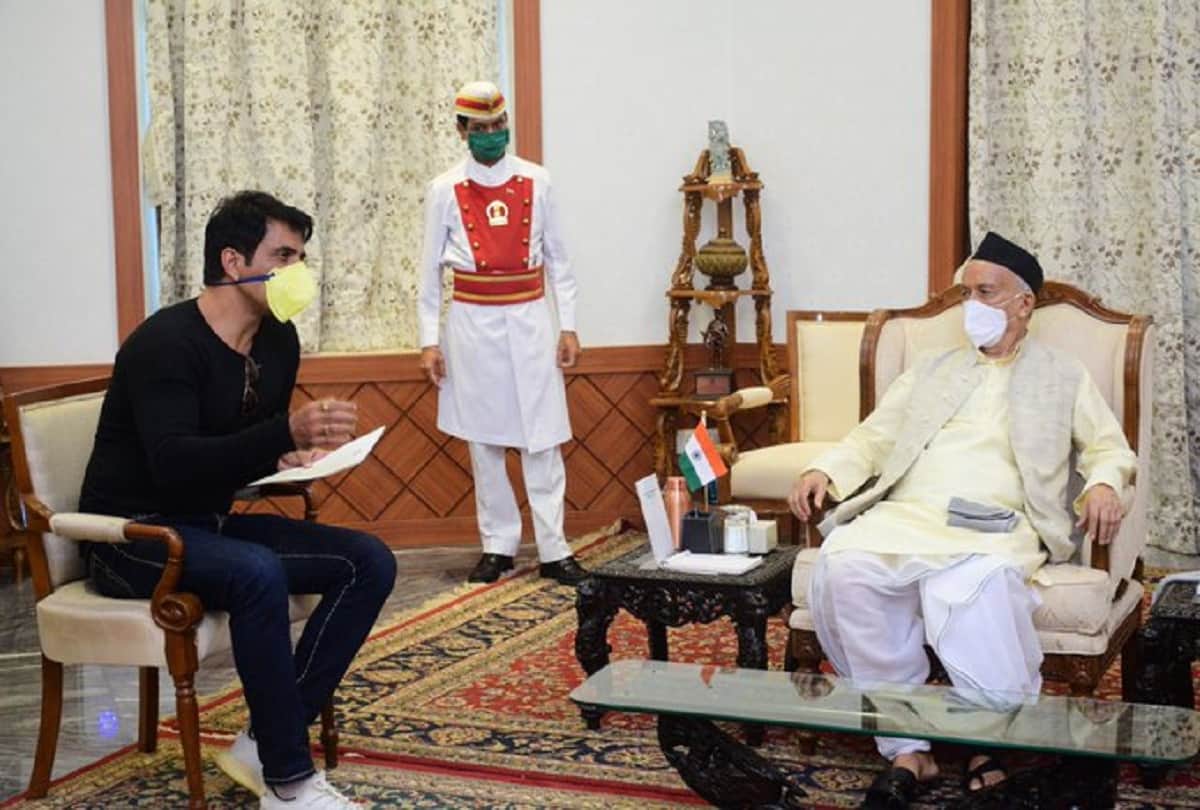 shiv sena sanjay raut takes sonu sood on praises for helping migrants