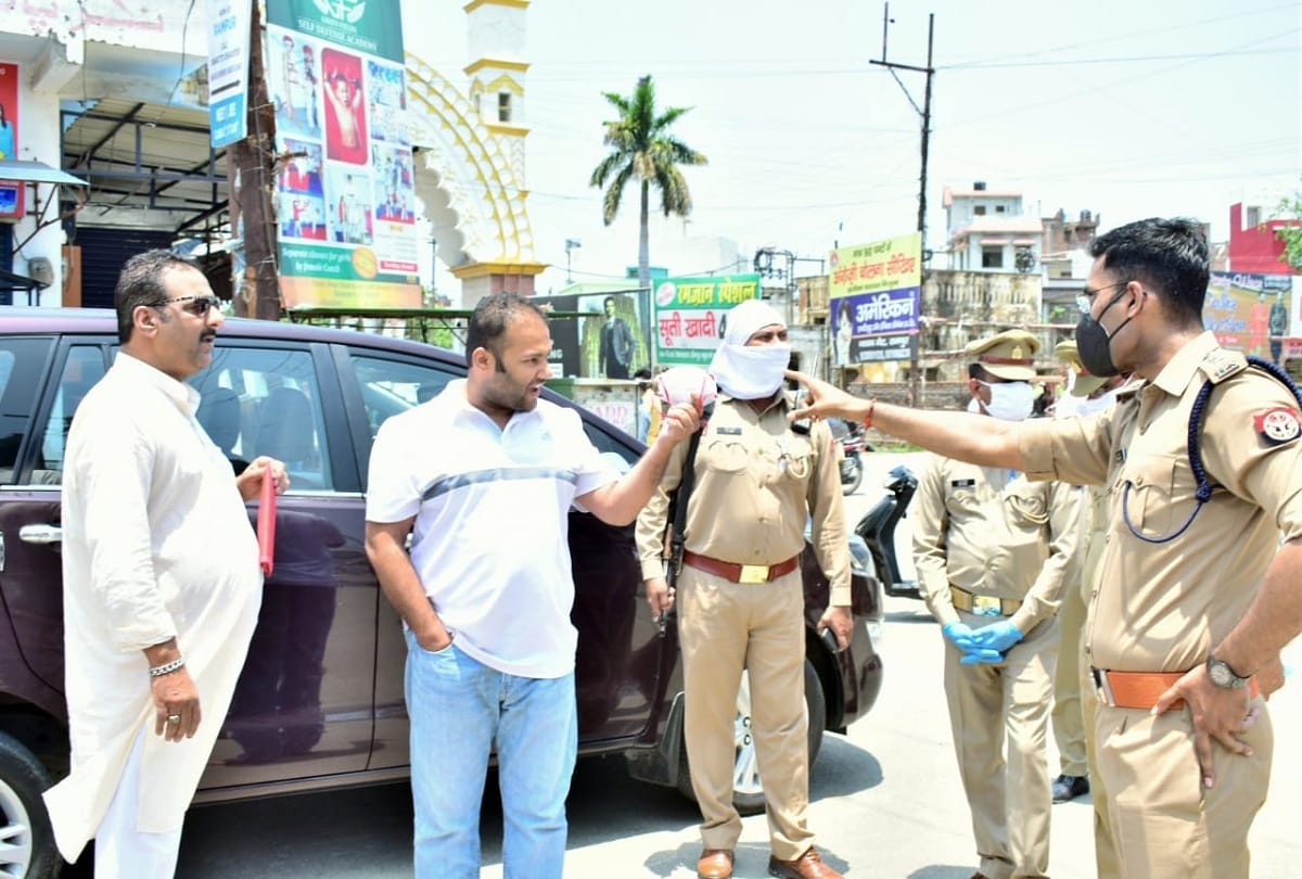 case against Samajwadi Party MP Azam Khan relative for not wearing mask and spitting in public place