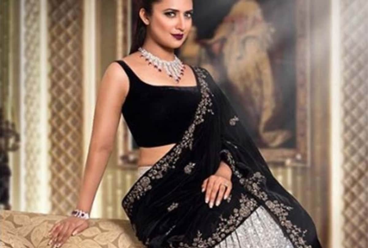 divyanka tripathi look beautiful in her shimmery silver lehenga throwback pic