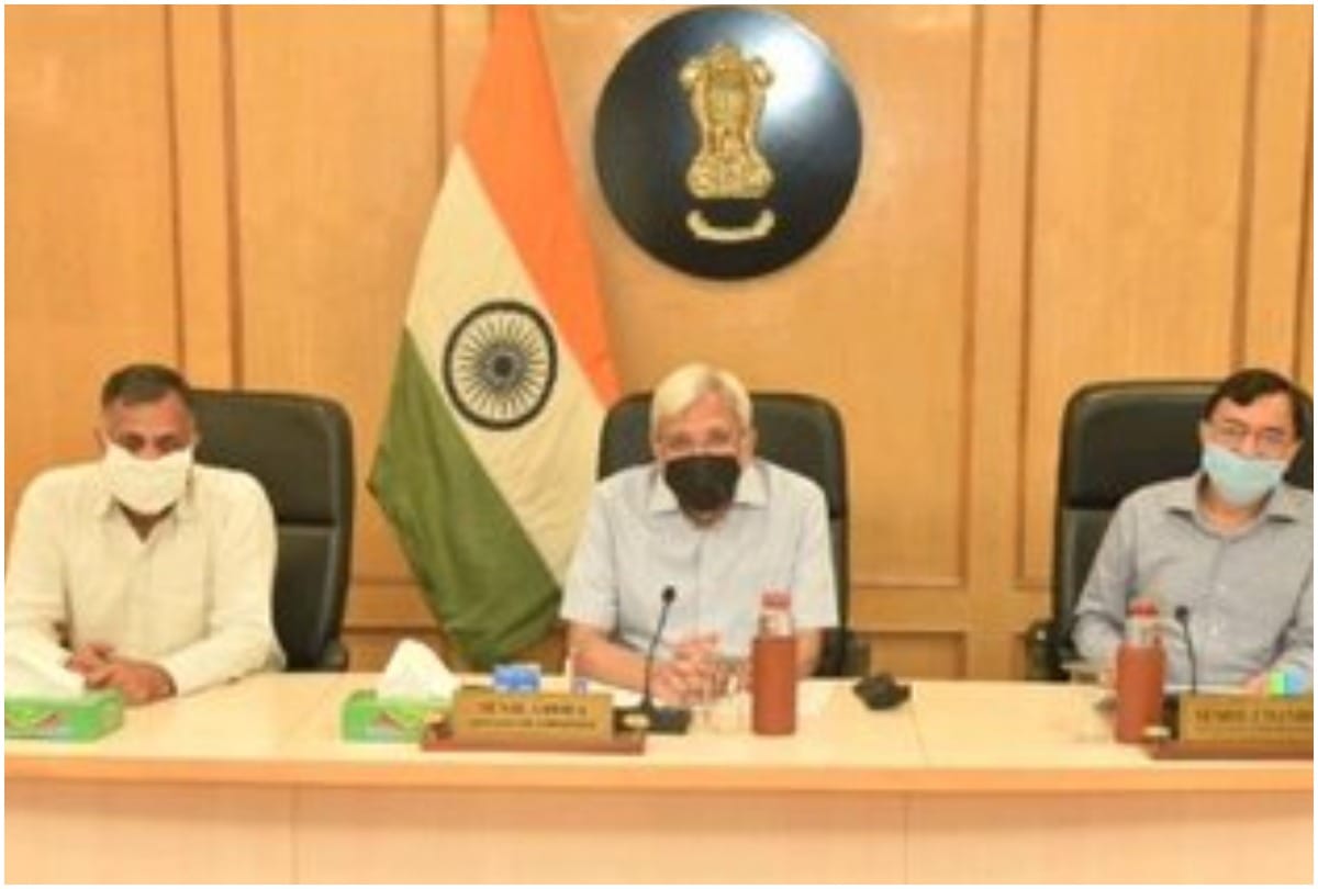 After about three months the Election Commission held its first direct meeting