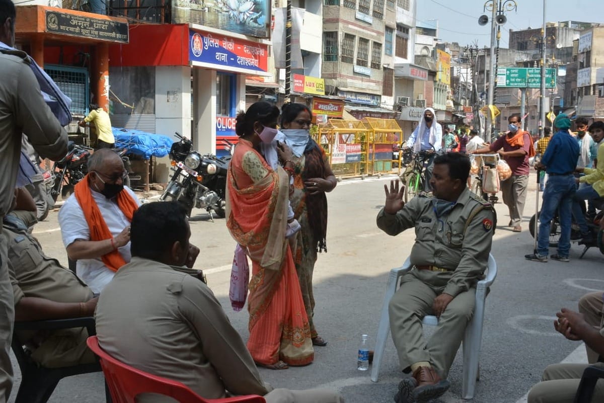 Ganga dussehra varanasi ghat deserted gathering of devotees not allowed spread of Coronavirus