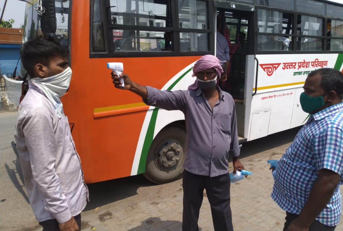Roadways bus running on the road suring onlock 1.0 in gorakhpur