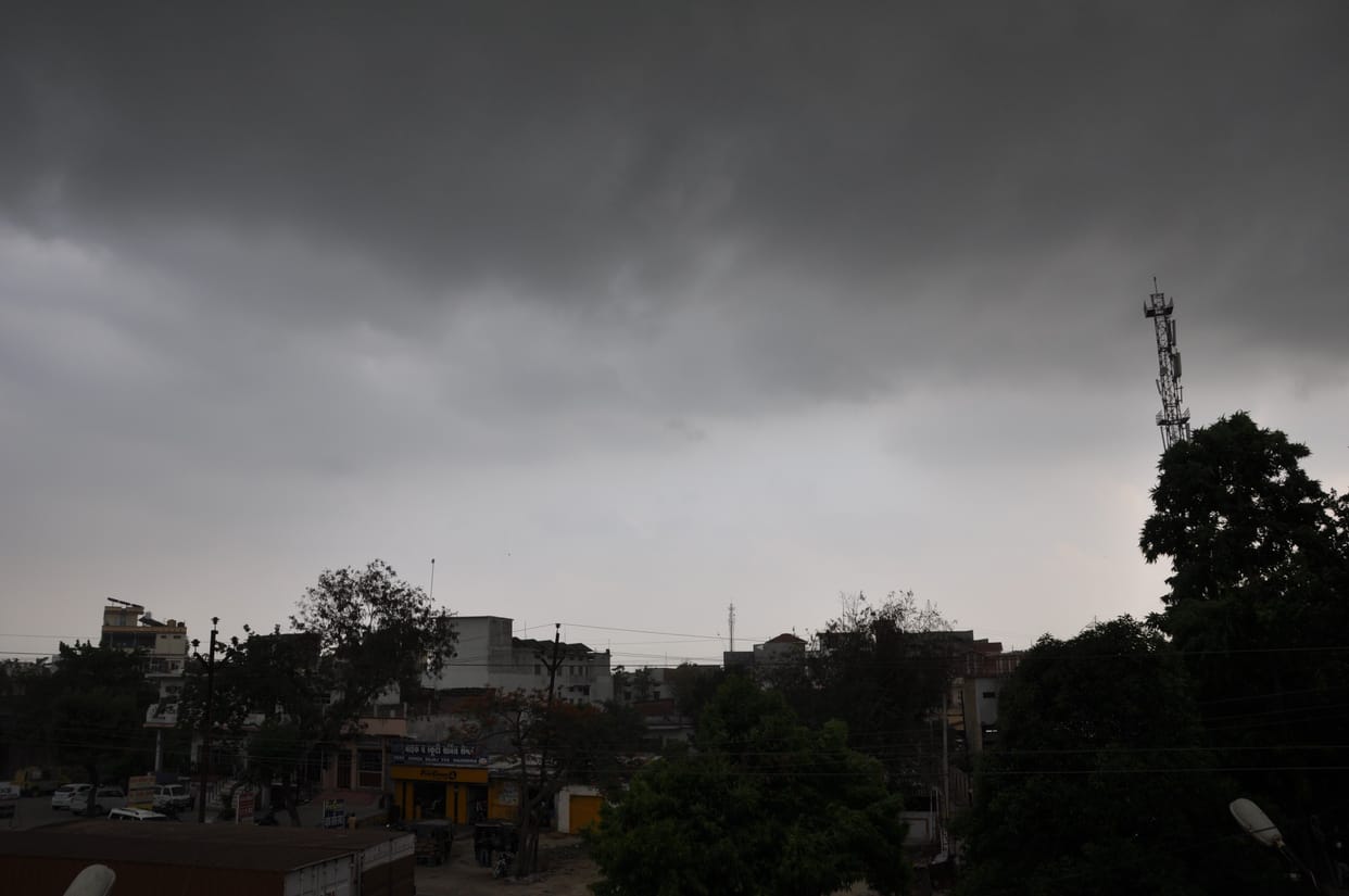 People got heat due to sudden rain