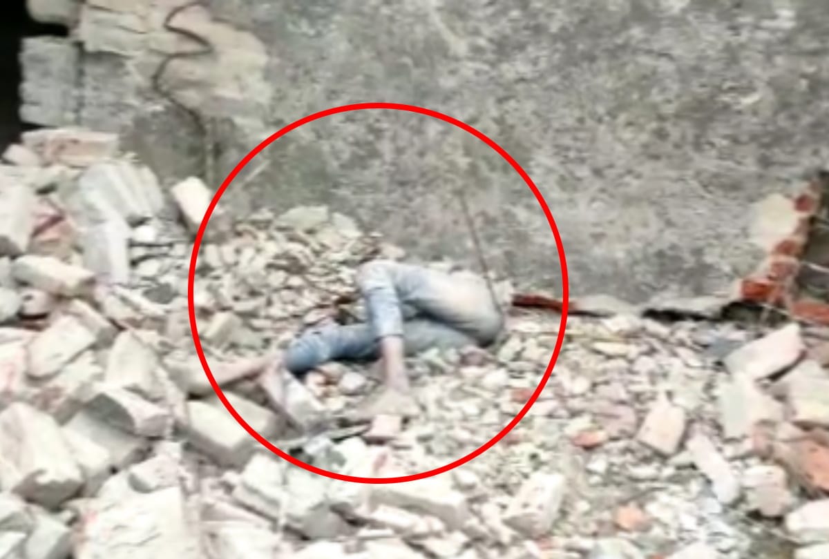 teenager dies due Primary school collapsed in Kushinagar