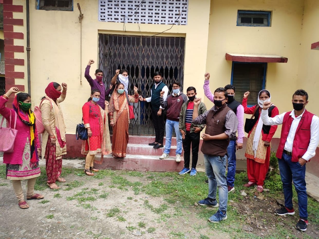 Area panchayat members lockout in block offices
