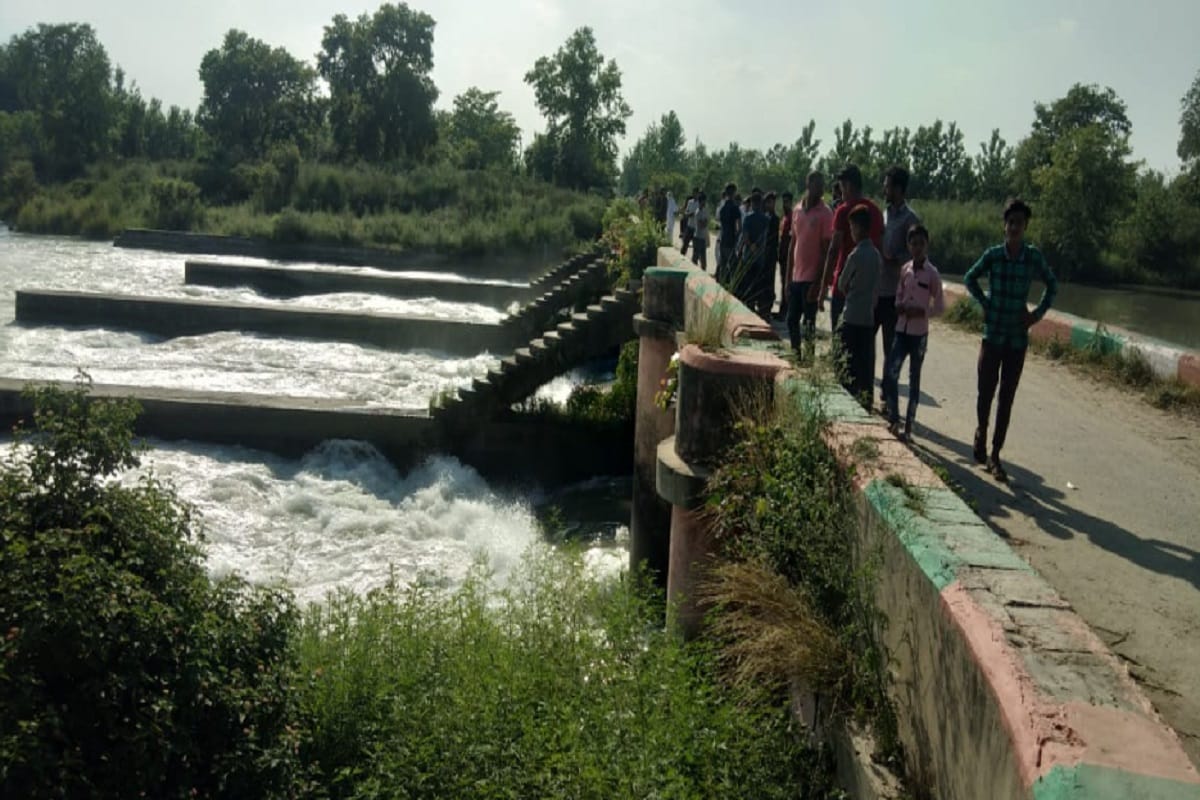 Woman with child and one youth drowned in Gang Nahar at Muzaffarnagar city