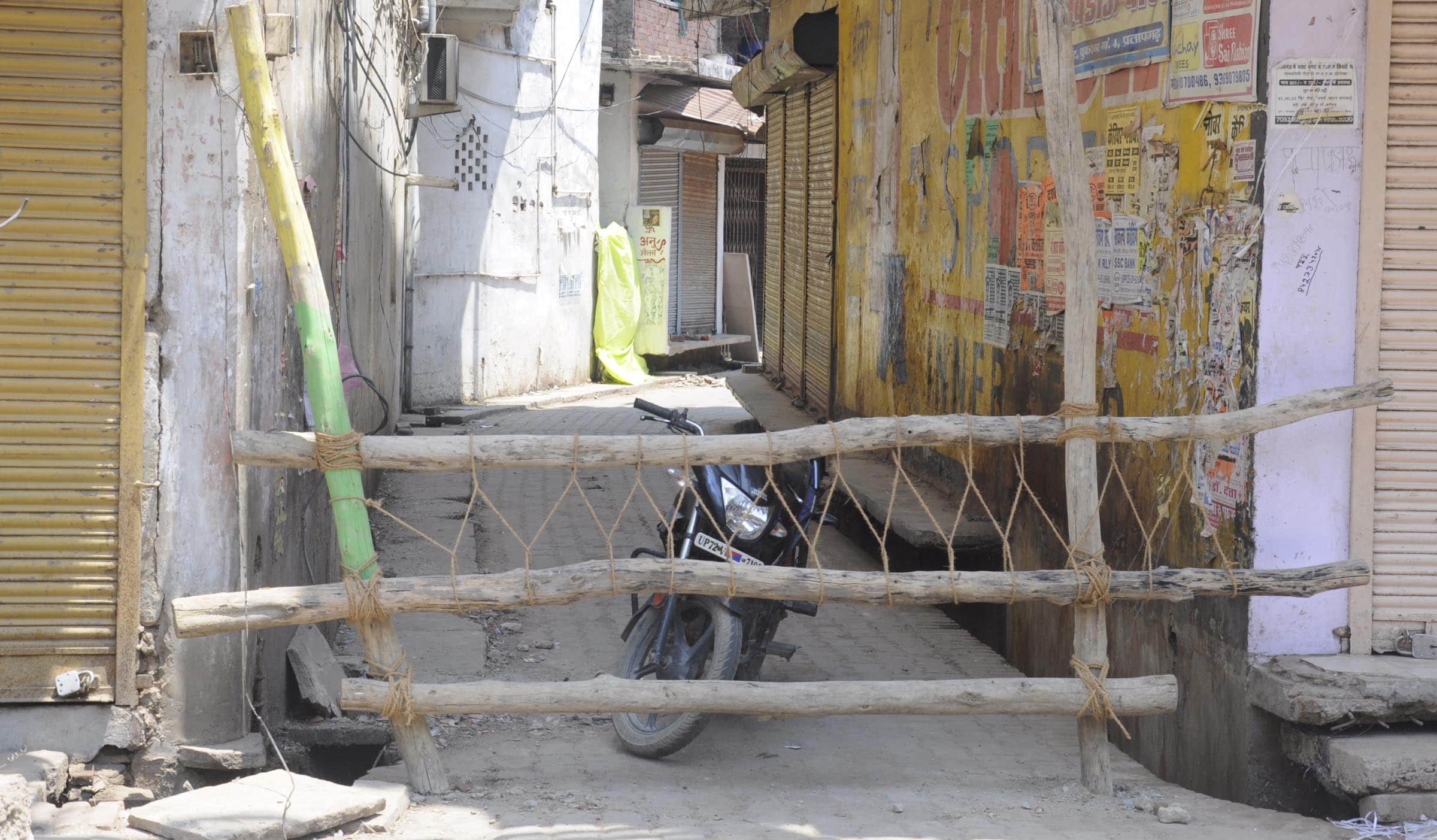 Pratapgarh: Increasing hotspots, policemen missing from barrier