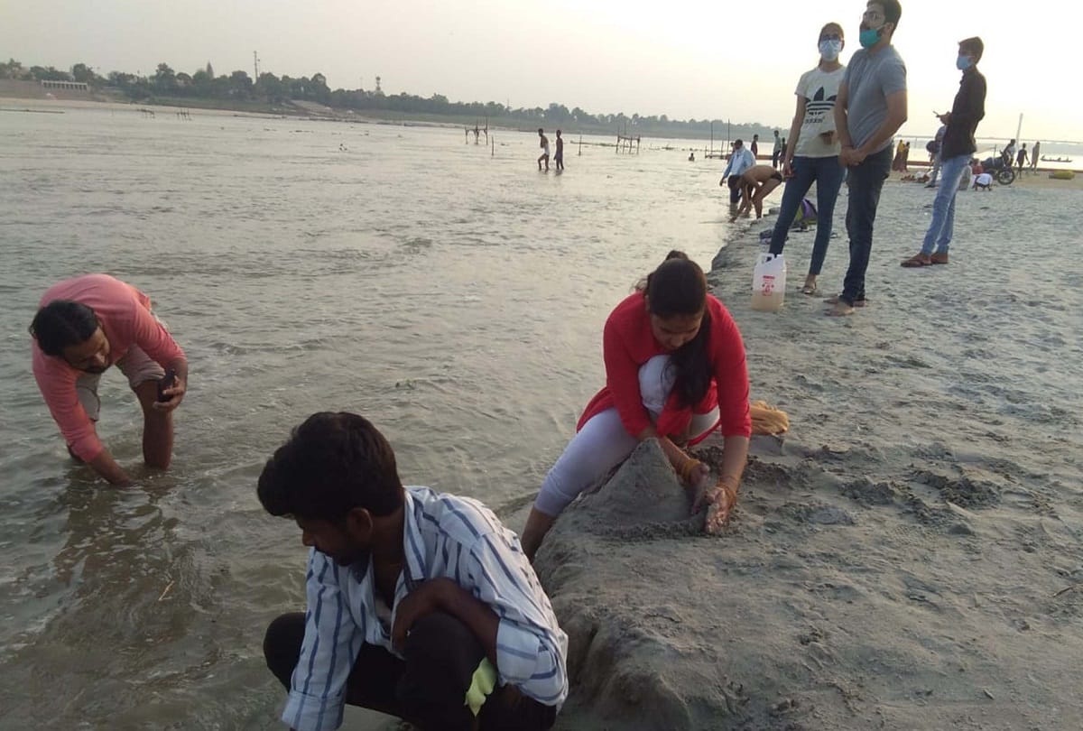 Mangal Kamna's lamps started burning at the confluence, broken silence at the sandbar