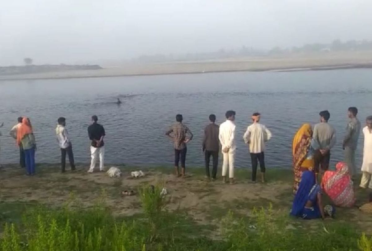 Girl drowned in yamuna river on Ganga dussehra
