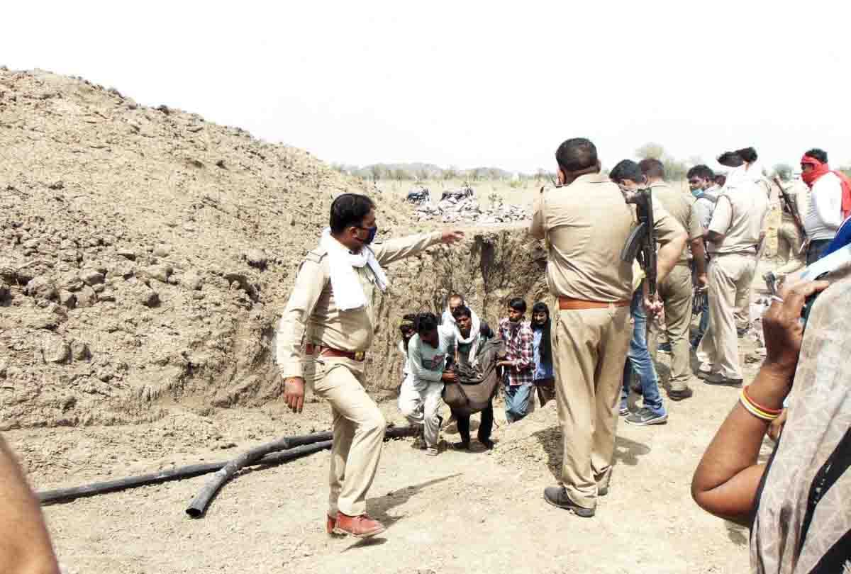Six laborers buried in mud, two brothers died in mahoba