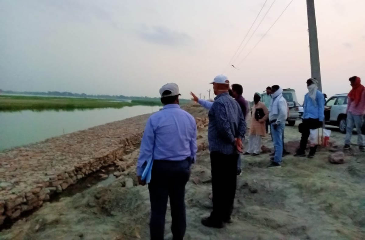 chief engineer visited work site, warned to complete work in time
