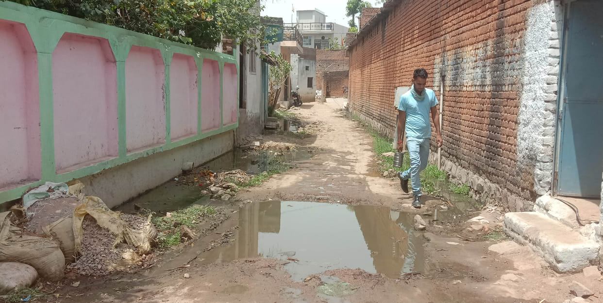 dirty water gathered in colony, people disturbed