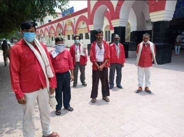 Train on track, life of porters still unseen