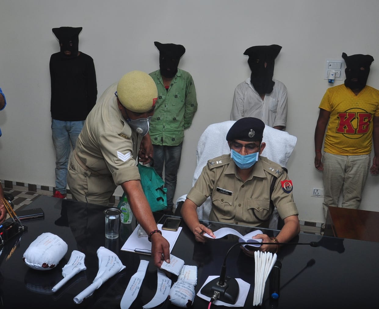 Four thief arrest