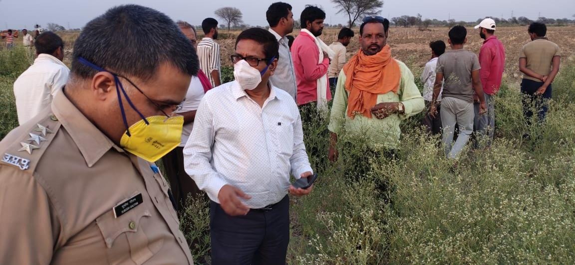 Pakistani locust party shot dead in Sikri Raja