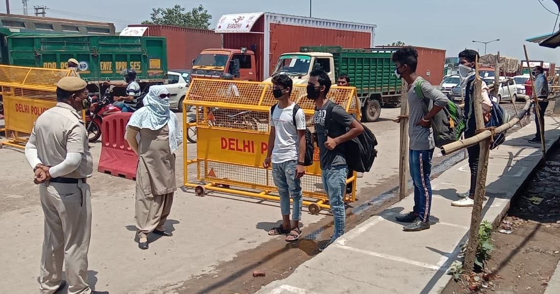 Four km long jam on the border after vehicles stopped entering Delhi
