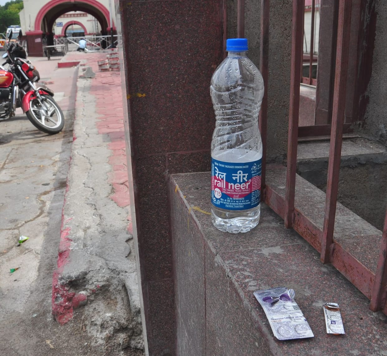 Eat pairacitamol tablte for thermol screaning