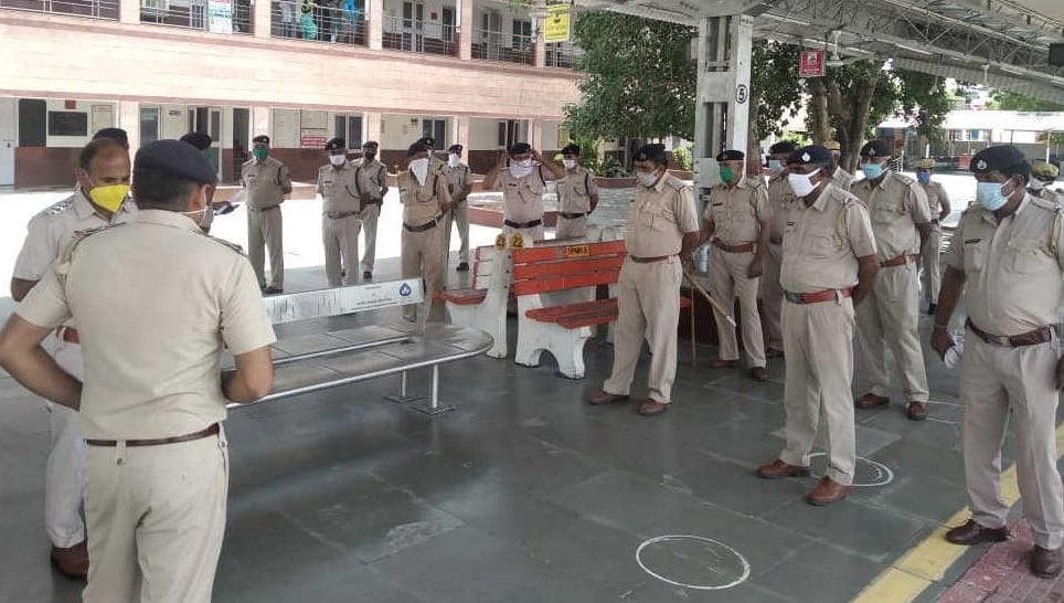 Gorakhdham Express will reach Hisar at 10 am today, all passengers will be quarantined