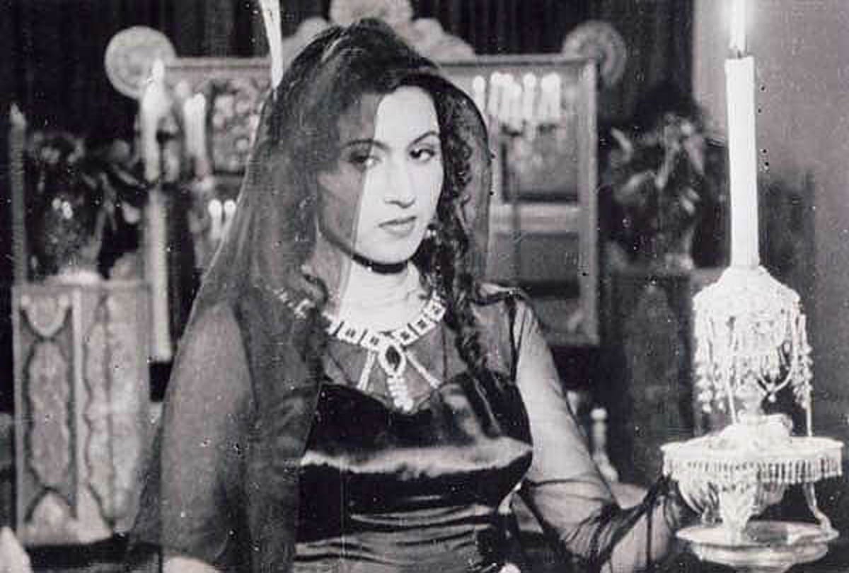 When Jaddanbai Appreciate Lata Mangeshkar For Her Song Aayega Aane Wala From Film Mahal