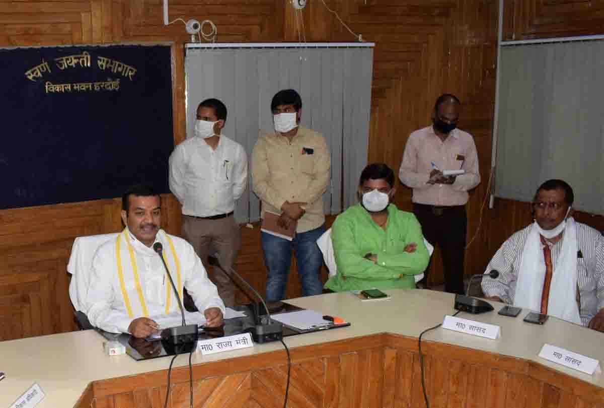 Hardoi : BJP MLA tight on corruption in MNREGA, minister visits district