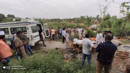 Ambika massacre (1): First struck unconscious by hitting his head, then sprayed petrol in a tree and burnt Ambika alive