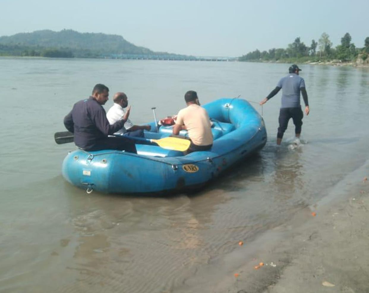 Man saved from drowning in Ganga, dies, saint's condition normal
