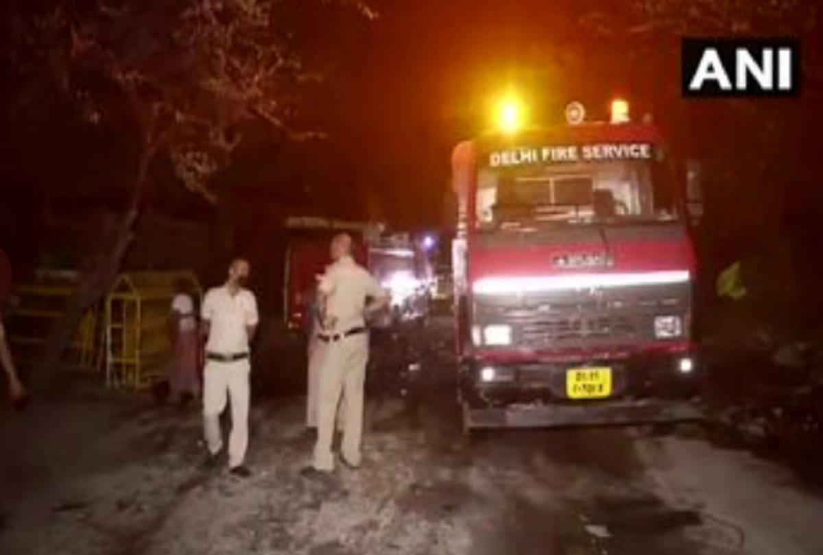 Fire at Valmiki Basti of Tughlaqabad's slum area in delhi