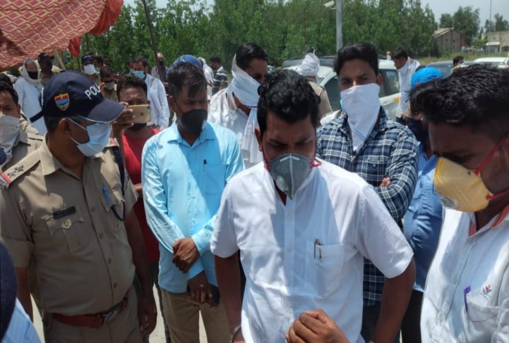 Unlock -1 in uttarakhand : Bhim Army Chief Chandrashekhar Arrives haridwar without Pass, Party Workers Ruckus with police