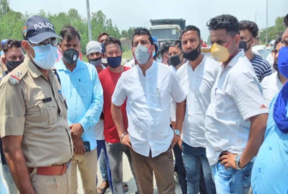 Unlock -1 in uttarakhand : Bhim Army Chief Chandrashekhar Arrives haridwar without Pass, Party Workers Ruckus with police