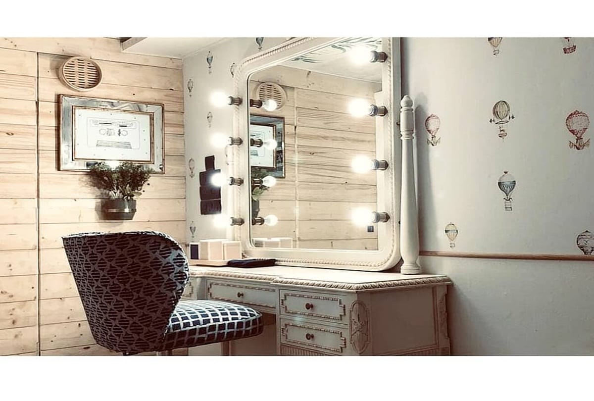 Alia Bhatt luxury vanity van INSIDE Photos See Here
