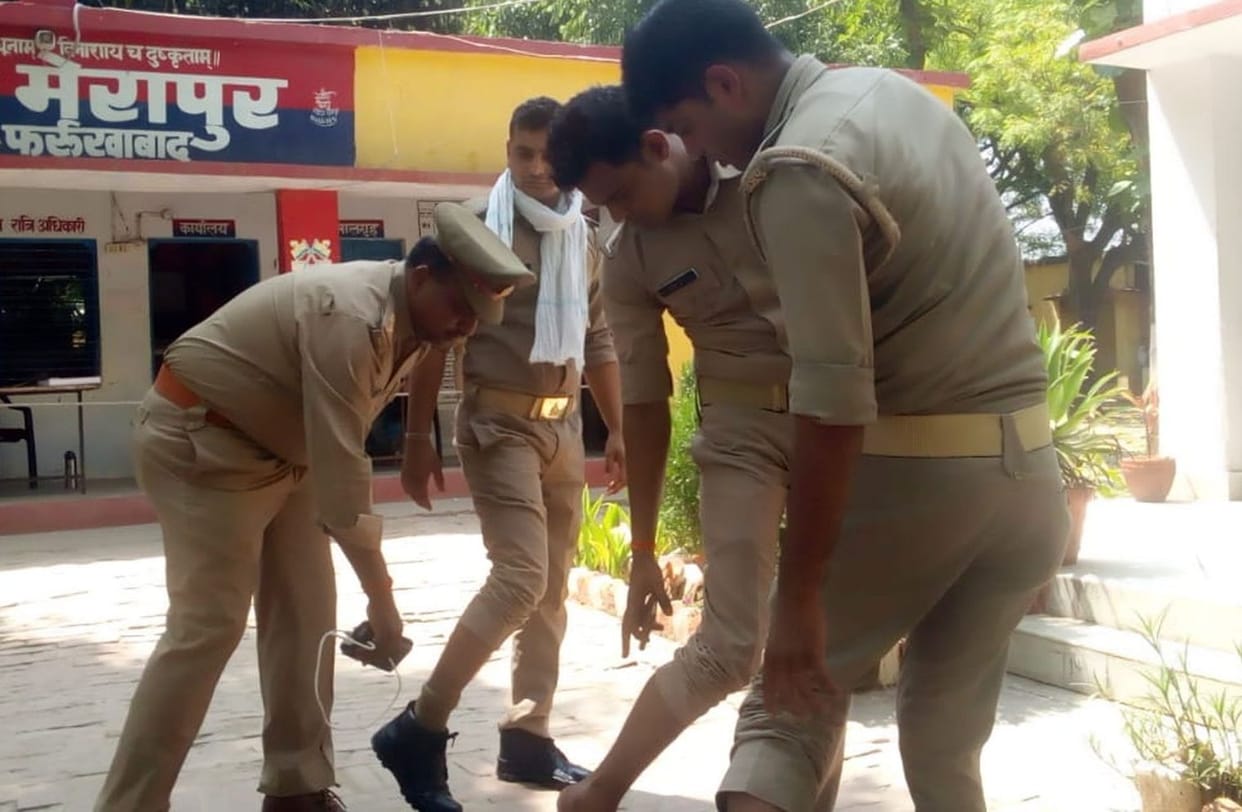 police incharge firing in kannauj