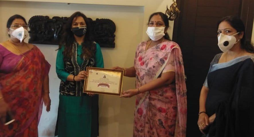 Corona warrior honor given to Dr. Rakhi