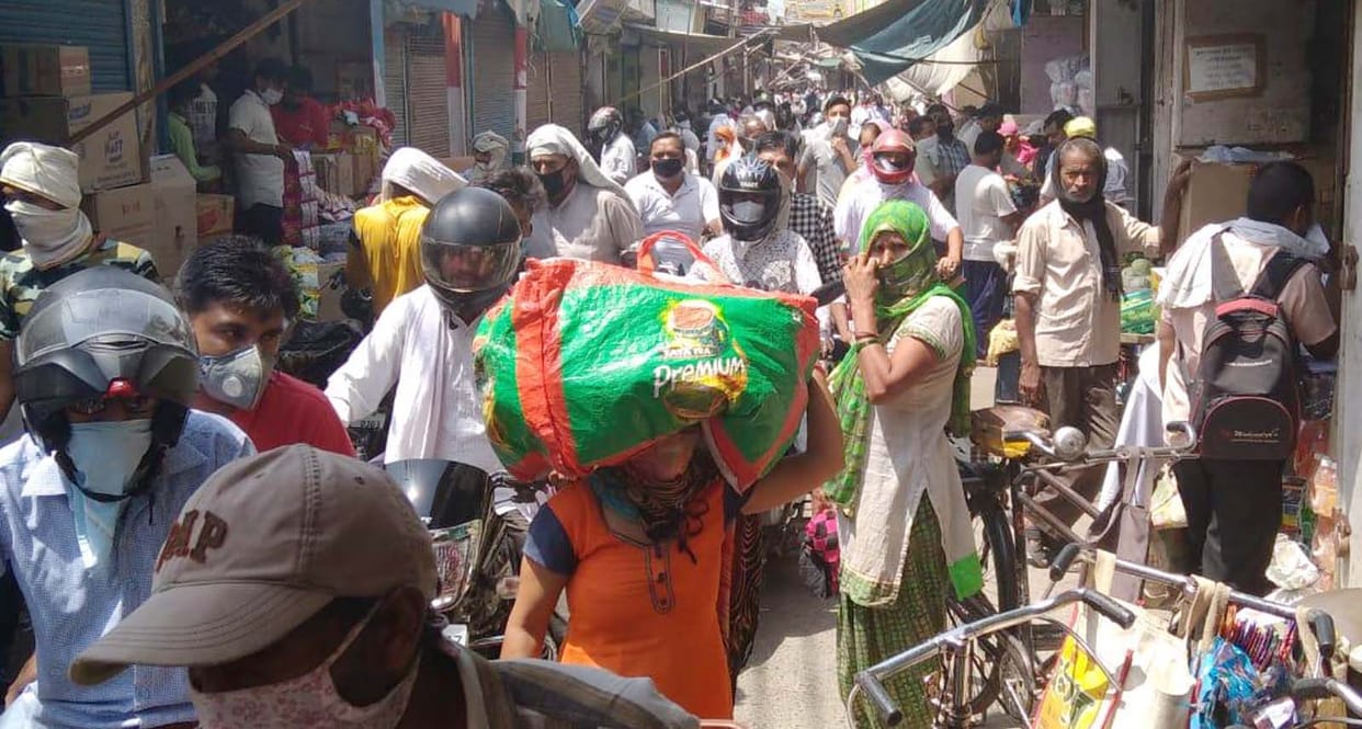 Jam in city markets, roadways await passengers
