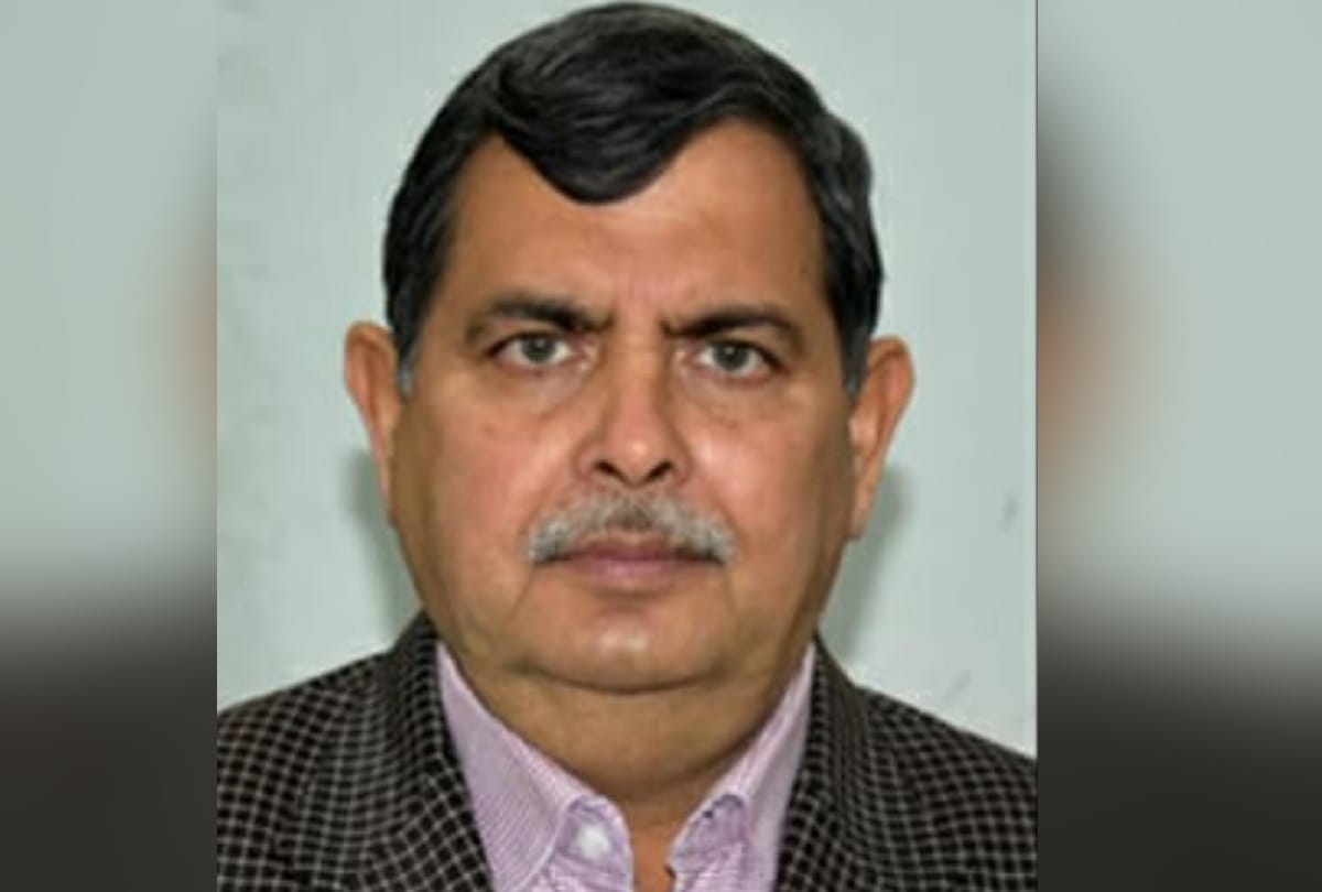Retired Colonel CP Singh resign from post of enforcement team leader in municipal corporation in gorakhpur