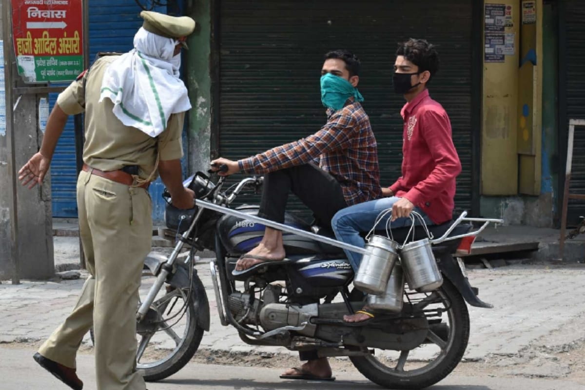 Lockdown in Meerut: Police imposed Section  for breaking all rules while deducting e-challan