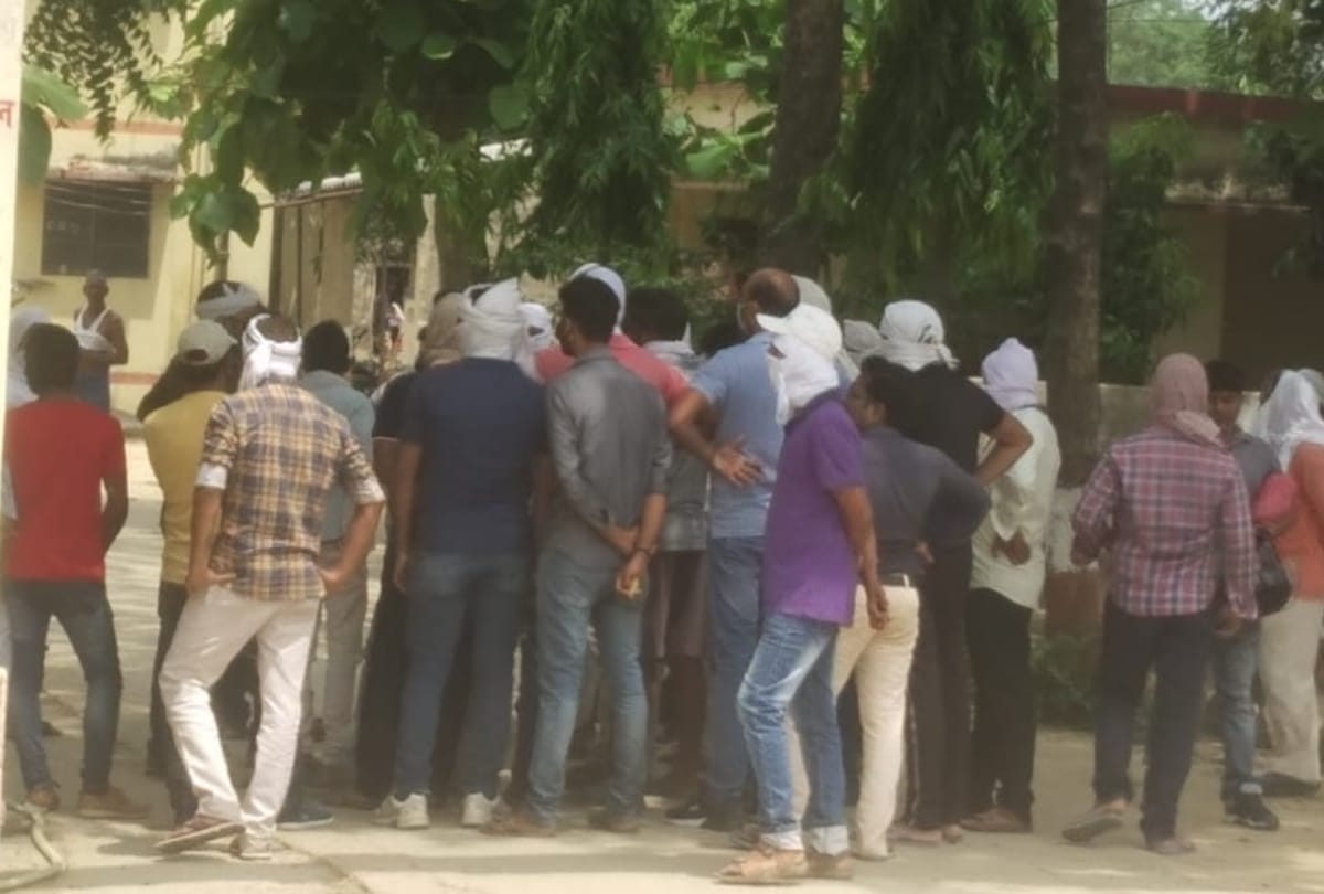 Village Ruckus for Beating Massacre in Harpur Budhat in Gorakhpu