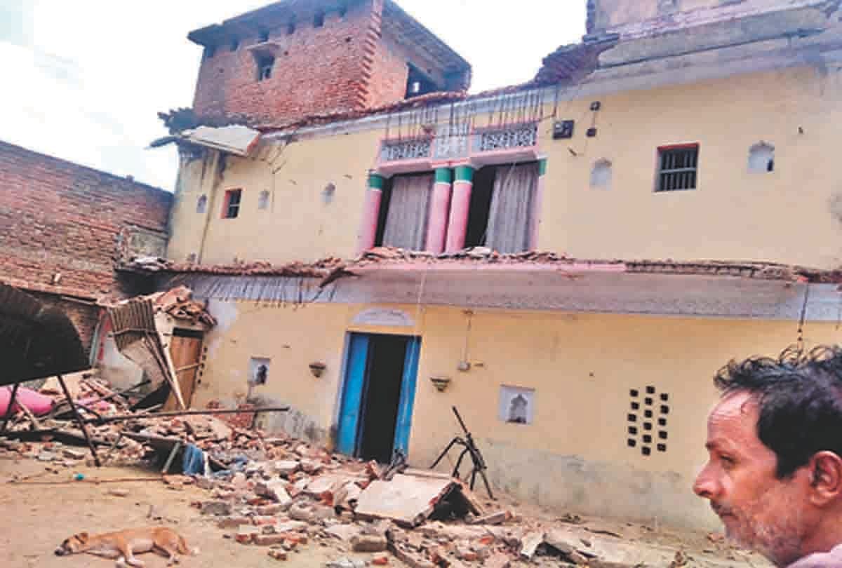 The house fell on a sleeping teenager, died