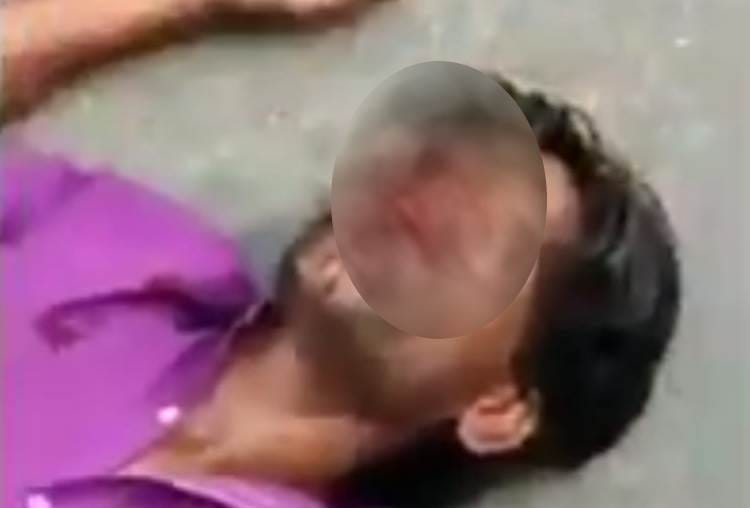 gunner of SP MLA beats a rickshaw puller, video viral