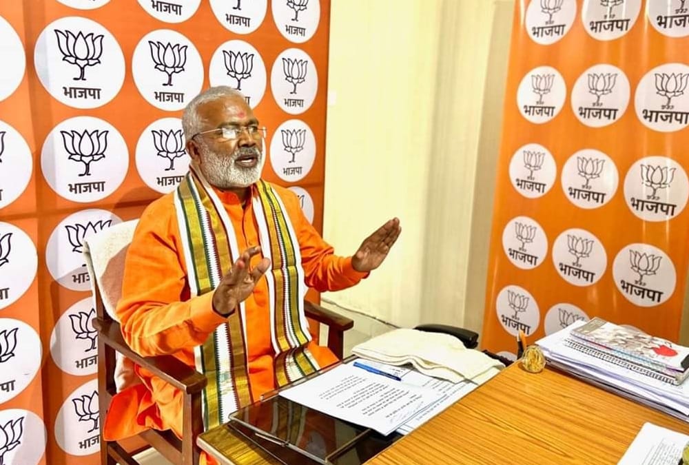 UP BJP president says akhilesh yadav has lost his political value.