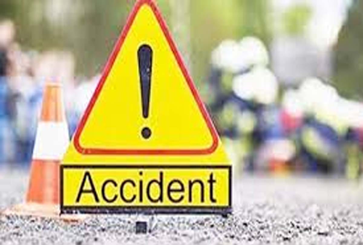 accident in fatehpur, trailer trampled bike-father-son, both dead